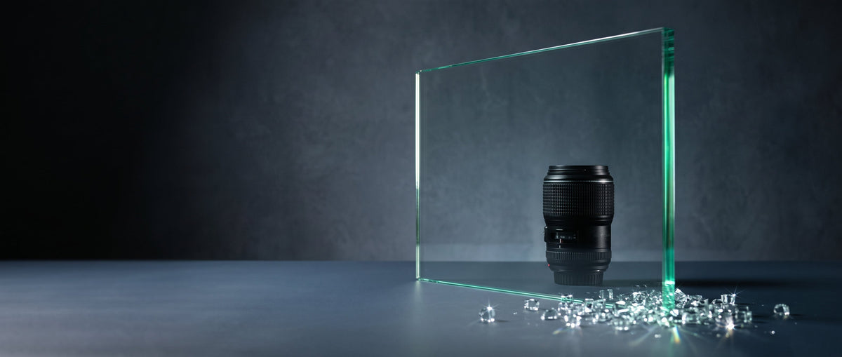 Tempered safety glass with small blunt fragments